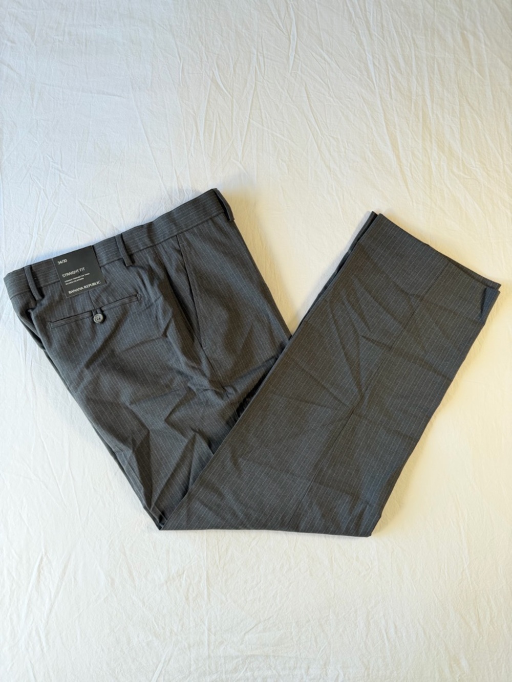 Banana Republic Men's Dress Pants in Charcoal Pinstripe size 34/30